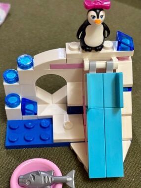 LEGO Friends "Penguin's Playground" 41043 INCL: Everything but the box.